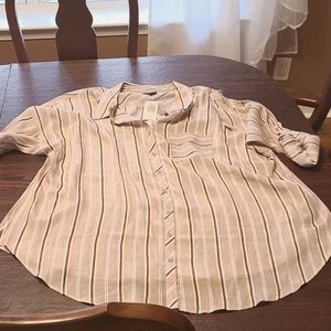 NWT! 1XL torrid cream blouse